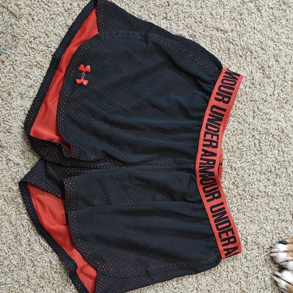 Under Armour Women's Black and Red Shorts